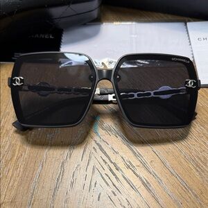 CHANEL Women’s Black and Silver Sunglasses